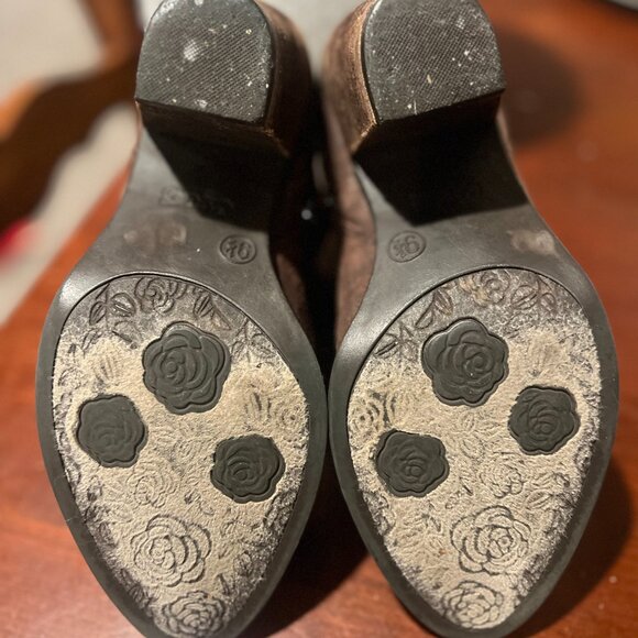 CARLOS by Carlos Santana Everett Ankle Booties Brown Microsuede - Picture 11 of 11